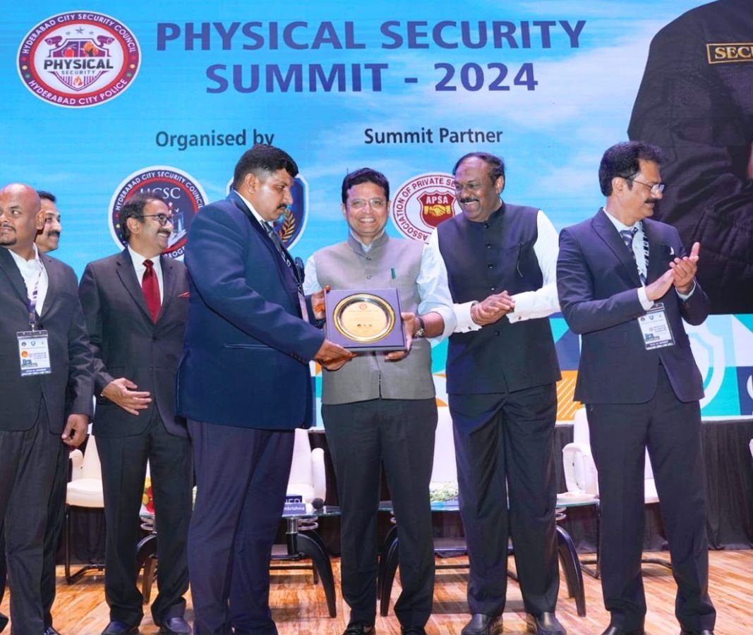Best Contributor in the Security Industry award presented to Grace Security Services by Shree Duddilla Sridhar Babu Garu, IT & Industries Minister, Telangana at National Physical Security Summit 2024